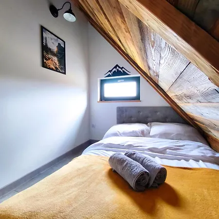 Korbielovka Z Sauna بيت للعطل كوربييلوف