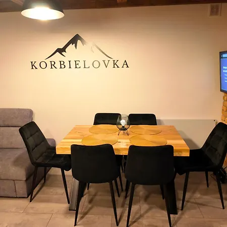 Korbielovka Z Sauna بيت للعطل كوربييلوف